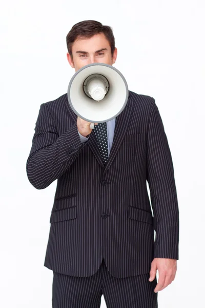 Knappe zakenman schreeuwen via een megafoon — Stockfoto