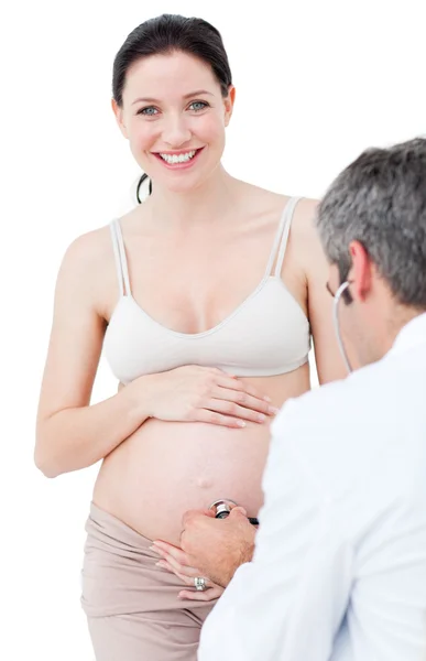 Беременная женщина, обследованная гинекологом — стоковое фото