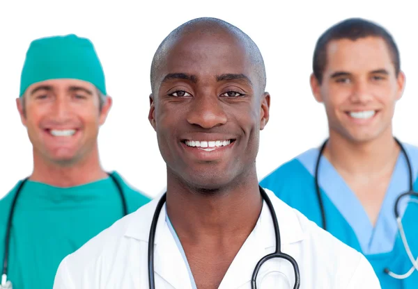 Портрет трех врачей-мужчин — стоковое фото