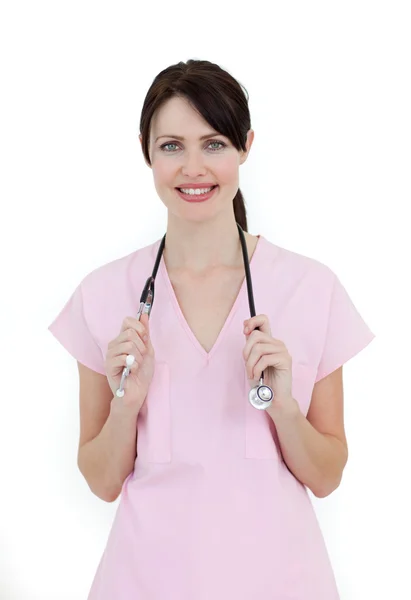 Kvinnliga läkare håller ett stetoskop — Stockfoto