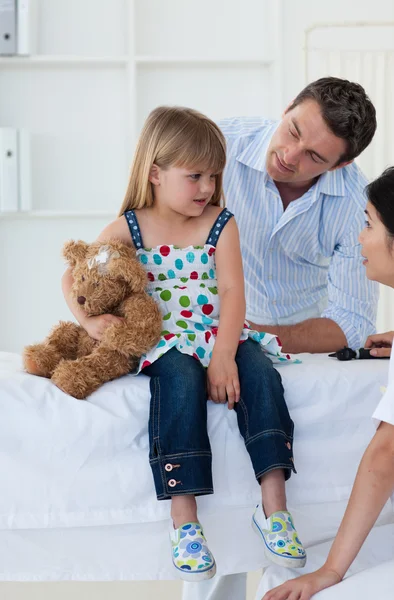 Portrait of a little girl during a check-up — Stock Photo, Image