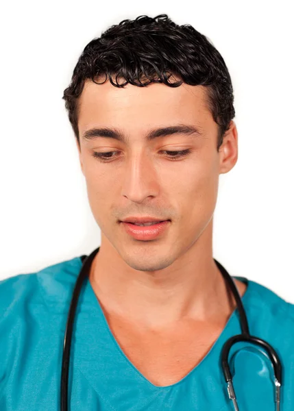 Médico atraente segurando um estetoscópio — Fotografia de Stock