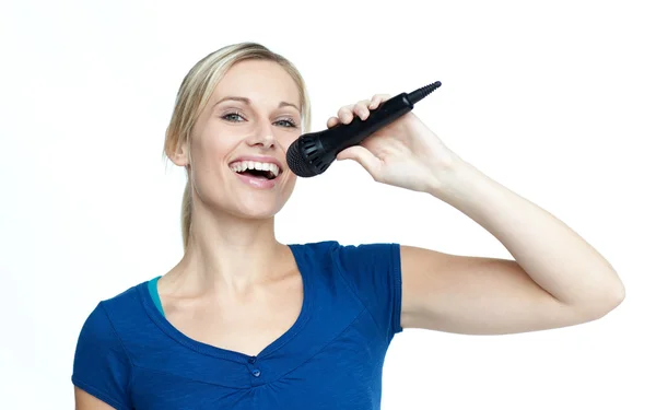 Rád dívčí zpěv na mikrofon — Stock fotografie