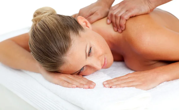 Mulher bonita fazendo uma massagem — Fotografia de Stock