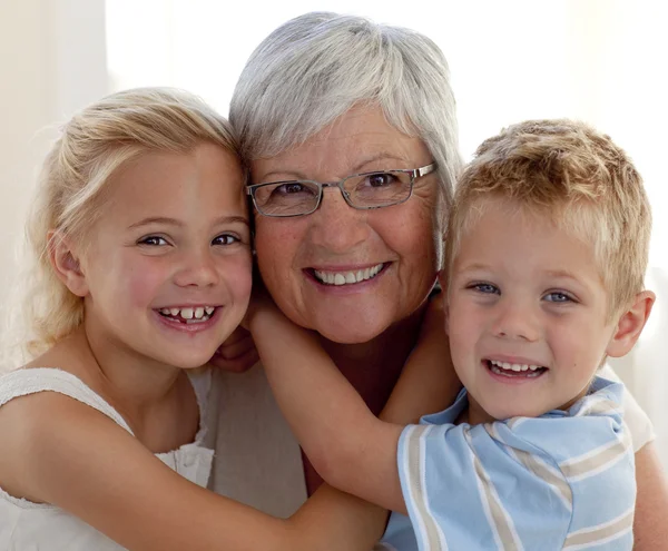 Portret babci i wnuki — Zdjęcie stockowe