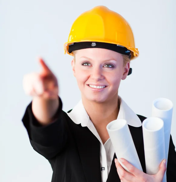 Mujer Trabajadora de la construcción señalando —  Fotos de Stock
