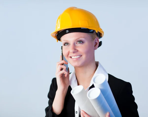 Female engineer on the phone — Stock Photo, Image