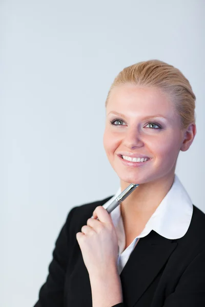 Empresaria con pluma en la mano — Foto de Stock