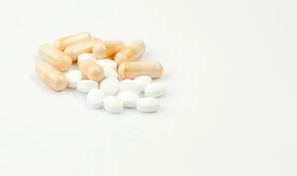 Närbild av färgade piller — Stockfoto