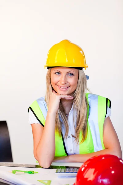 Young female with hard hat — Stock Photo, Image