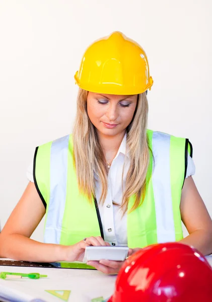 Female with hard hat working — Stock Photo, Image
