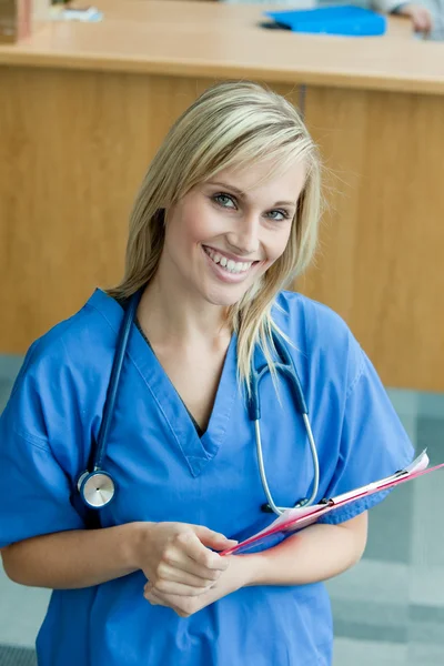 Beautiful female doctor — Stock Photo, Image