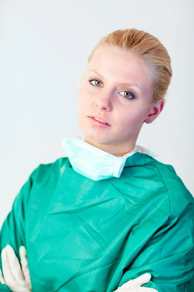 Médica que parece séria — Fotografia de Stock