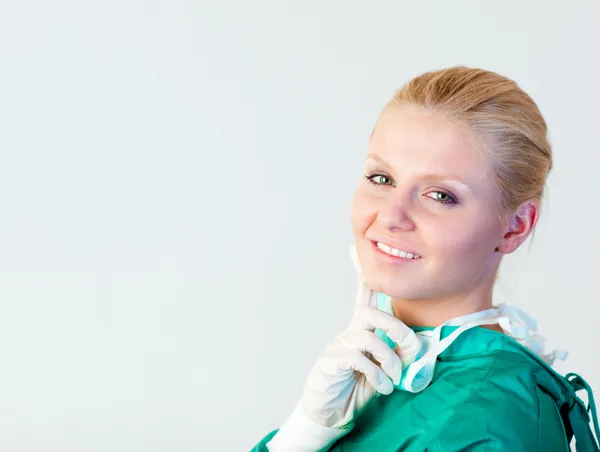 Női sebész mosolyogva — Stock Fotó