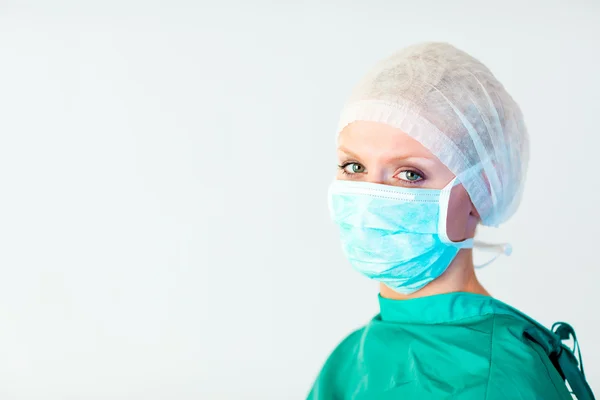 Chirurg při pohledu směrem k fotoaparátu — Stock fotografie