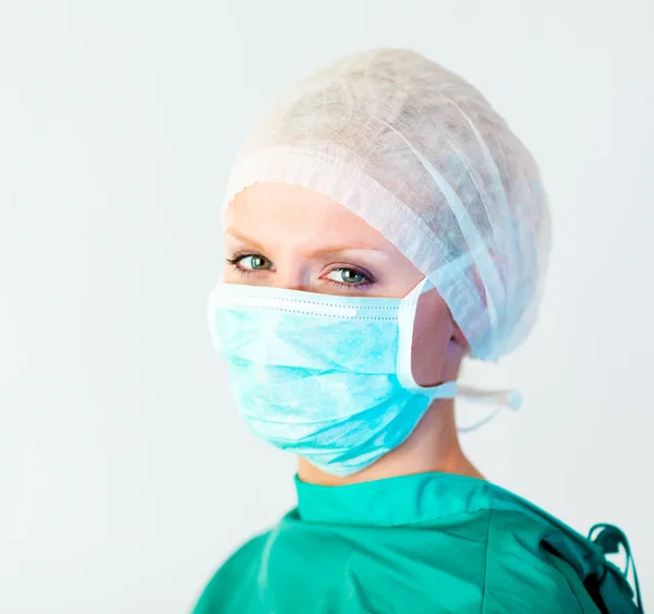 Surgeon looking towards camera — Stock Photo, Image