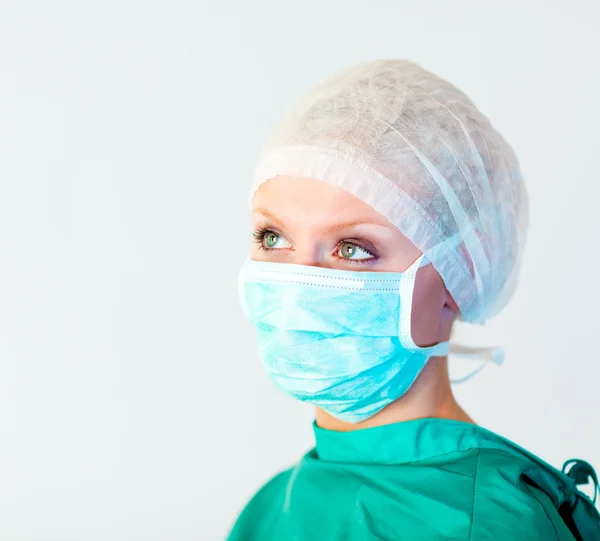 Surgeon looking away from camera — Stock Photo, Image
