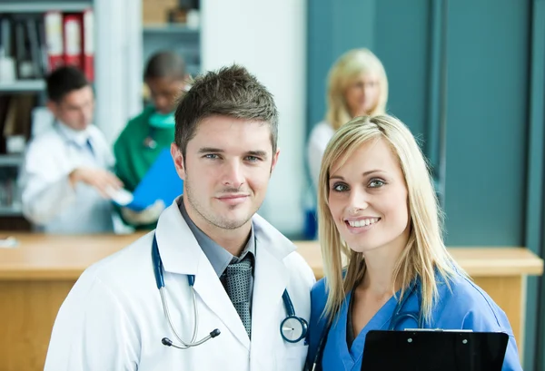 Medico in ospedale — Foto Stock