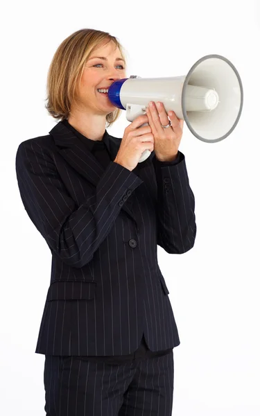 Blonďatá moderátorka mluvit do megafon — Stock fotografie