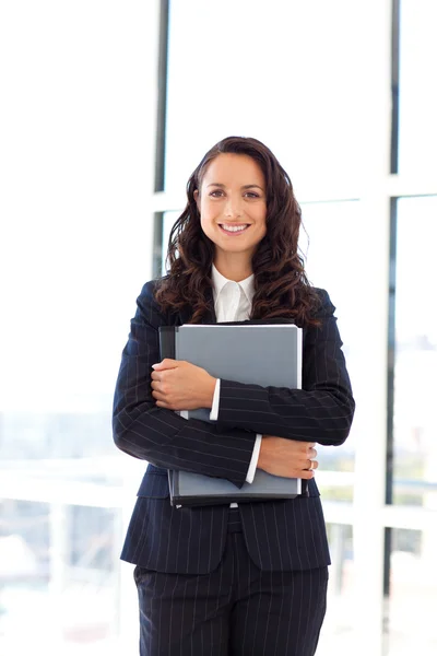 Femme d'affaires dans le bureau — Photo