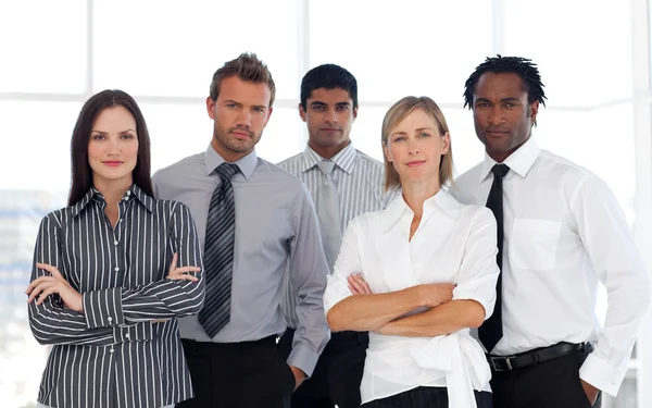 Retrato de un equipo de negocios en una oficina —  Fotos de Stock