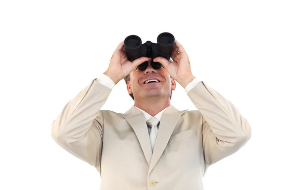 カメラの前で双眼鏡を保持している白人の実業家 — ストック写真