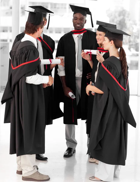 Grupo de celebración de su Graduación — Foto de Stock
