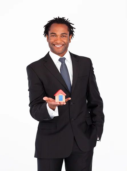 Geschäftsmann mit Haus für Immobilienkonzept — Stockfoto