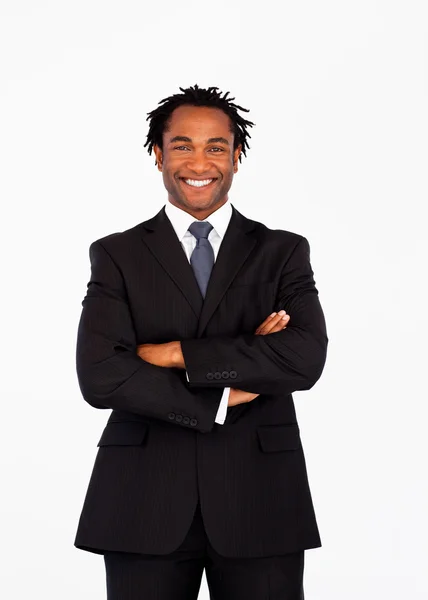 Χαμογελώντας αφρο-αμερικανικό επιχειρηματίας με διπλωμένα χέρια — Φωτογραφία Αρχείου