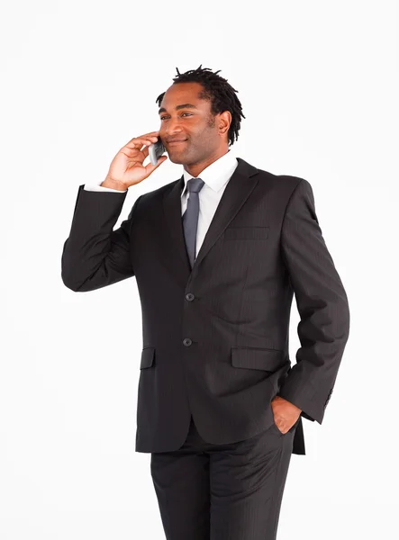 Νεαρός επιχειρηματίας μιλάει στο τηλέφωνο — Φωτογραφία Αρχείου