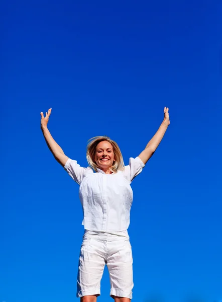 Carefree woman enjoying life — Stock Photo, Image