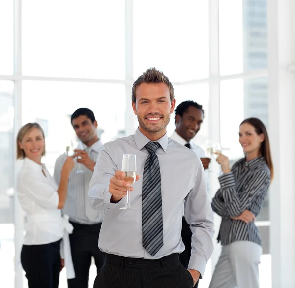 Sucessful businessteam drinking champagne — Stock Photo, Image