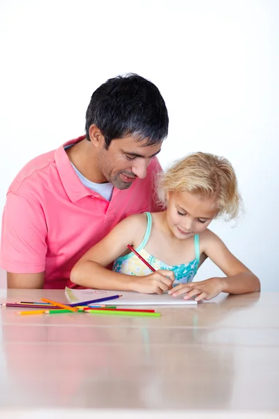 Allegro padre che disegna con sua figlia — Foto Stock