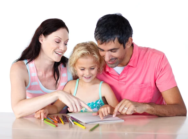 Eltern helfen ihrer Tochter bei den Hausaufgaben — Stockfoto
