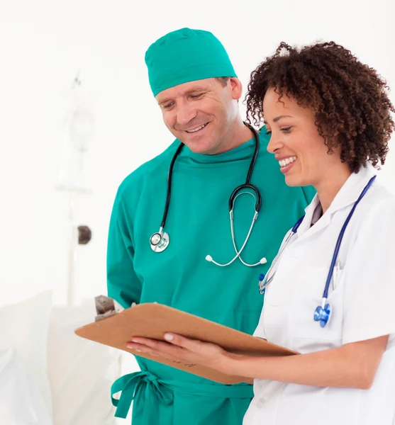 Team of doctors looking at the camera — Stock Photo, Image