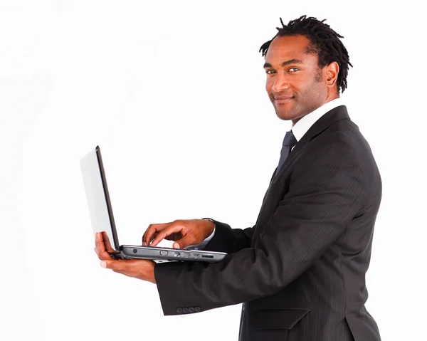 Knappe zakenman op laptop — Stockfoto