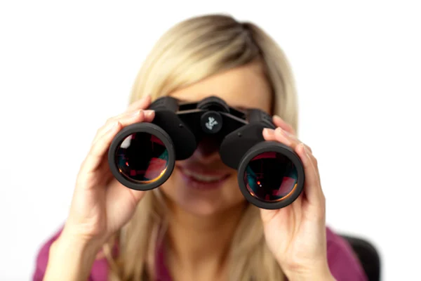 Radost žena pomocí dalekohledu — Stock fotografie