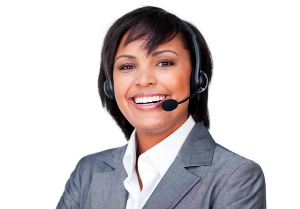 Retrato de uma mulher de negócios hispânica sorridente com fone de ouvido em — Fotografia de Stock