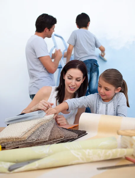 Young family renovating home after moving — Stock Photo, Image