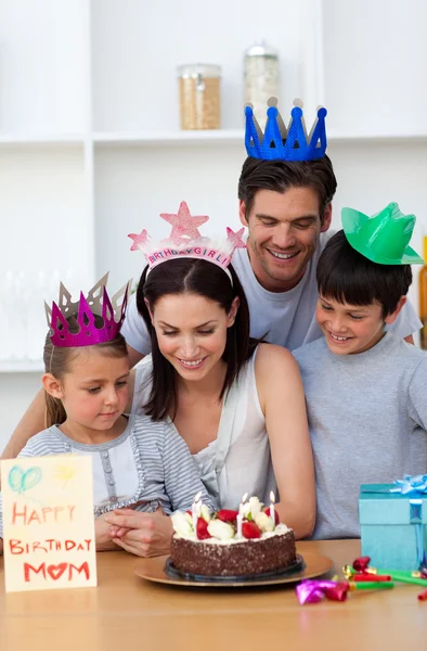 Mother celebrating her birthday with her family — Stock Photo, Image