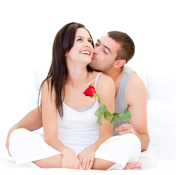 Romantický pár líbat navzájem — Stock fotografie
