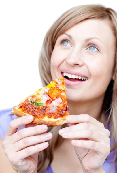 Χαρούμενα γυναίκα που κρατά μια πίτσα — Φωτογραφία Αρχείου