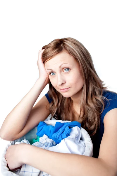 Mujer disgustada lavando ropa — Foto de Stock