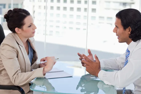 Young business negotiating — Stock Photo, Image