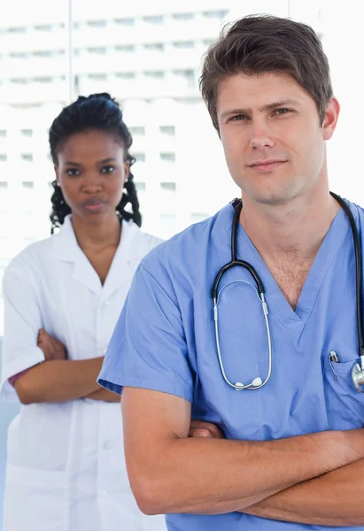 Portret zawodowych lekarzy na stojąco — Zdjęcie stockowe