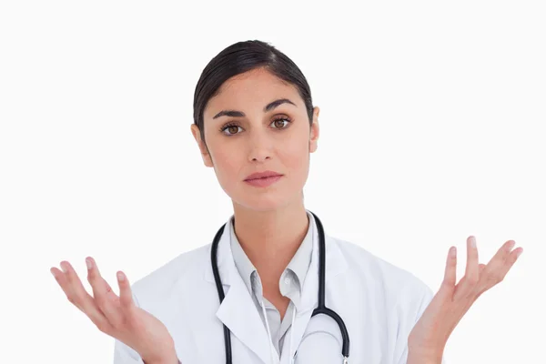Close up de médico feminino confuso — Fotografia de Stock