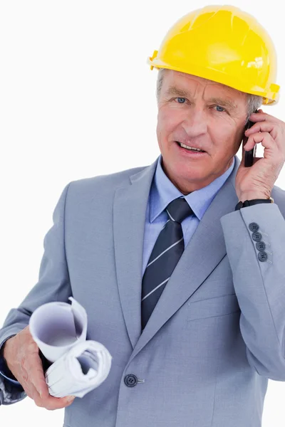 Mature architect talking on his cellphone — Stock Photo, Image