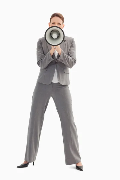 Mujer de negocios sosteniendo megáfono — Foto de Stock
