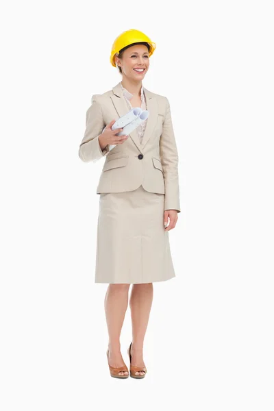 Frau im Anzug mit Schutzhelm — Stockfoto