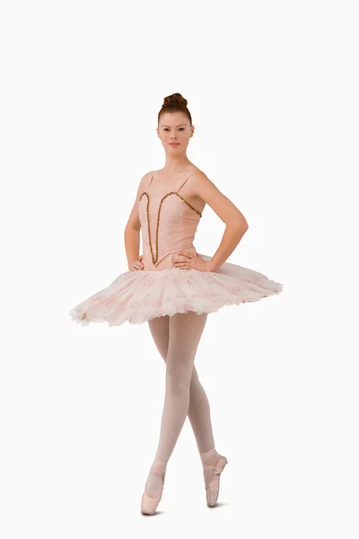 Onun uçlarında duran balerin — Stok fotoğraf